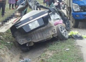 Tai nạn ôtô khiến bốn người chết, tài xế có mùi cồn trong hơi thở